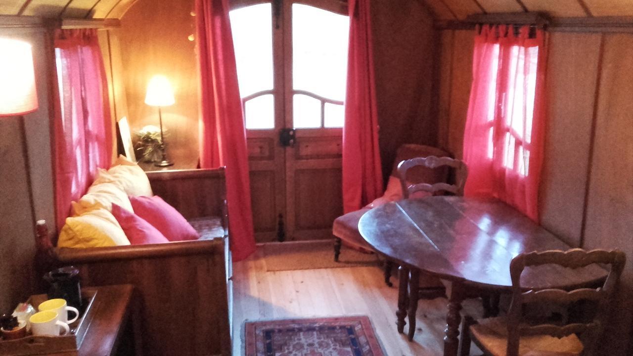 Les Roulottes De La Baronnie 2*